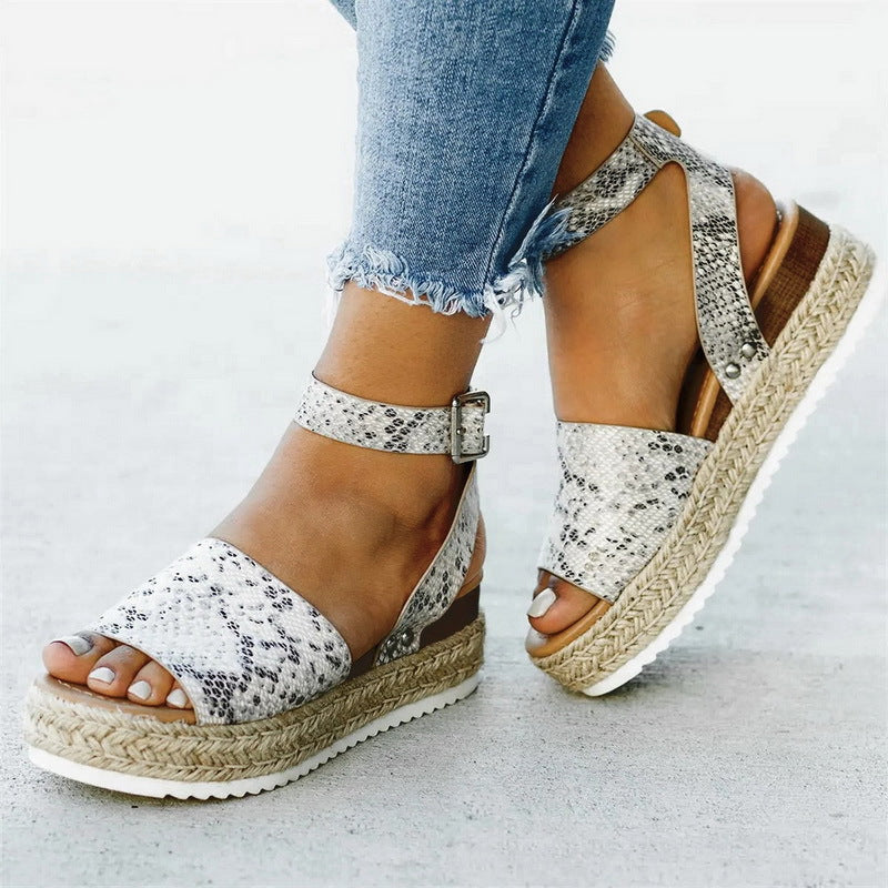 Chique Orthopedische Sandalen met Uniek Ontwerp