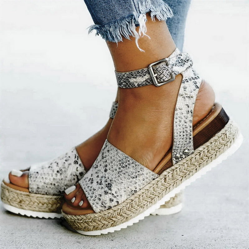 Chique Orthopedische Sandalen met Uniek Ontwerp