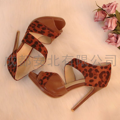 Chique Orthopedische Sandalen met Uniek Ontwerp