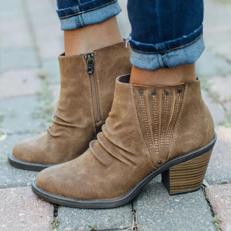 Paula® | Custom-made supportive orthopedic boots