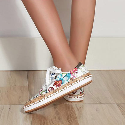 Gemakkelijke trainers met bloemen