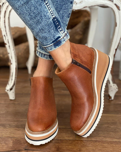 Judith® | Versatile and supportive orthopedic boots.