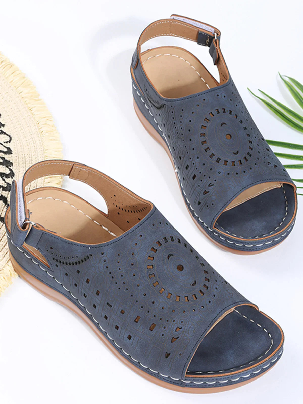 Sena® | Etnisch Patroon Gestanst Hol Klittenband Retro Sandaal