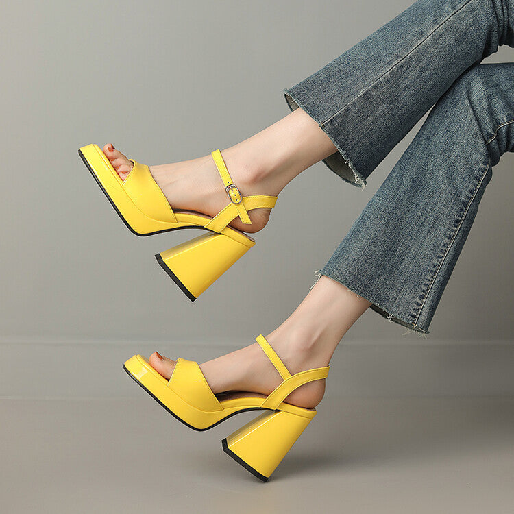 Sierlijke Orthopedische Sandalen voor Moderne Look