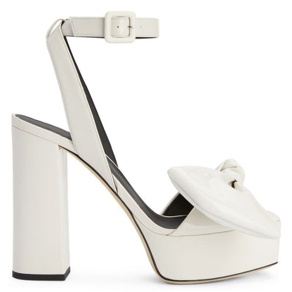 Sierlijke Orthopedische Sandalen voor Moderne Look