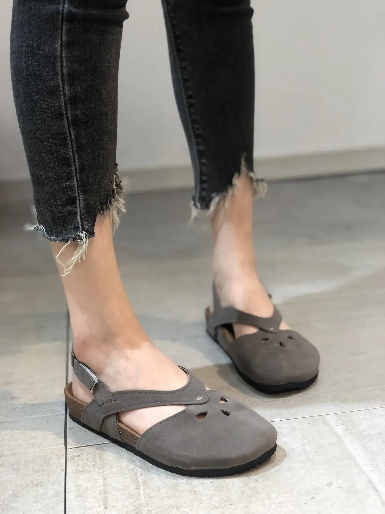 Strakke en ondersteunende orthopedische Sandalen