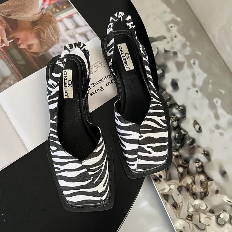 Op maat gemaakte en comfortabele orthopedische sandalen voor de zomer